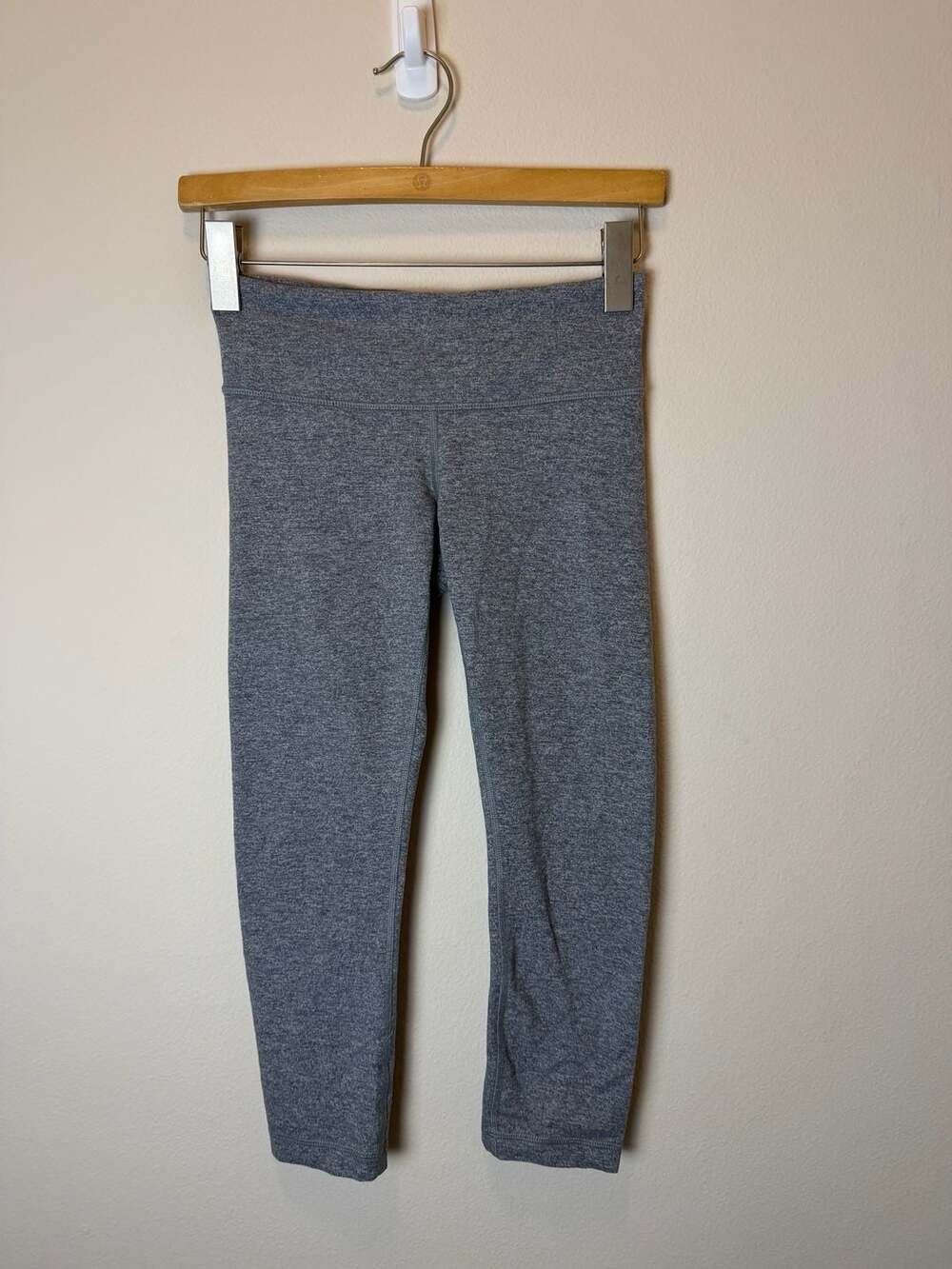 lululemon Athletic Crop Leggings Size 4 Gray Heathered